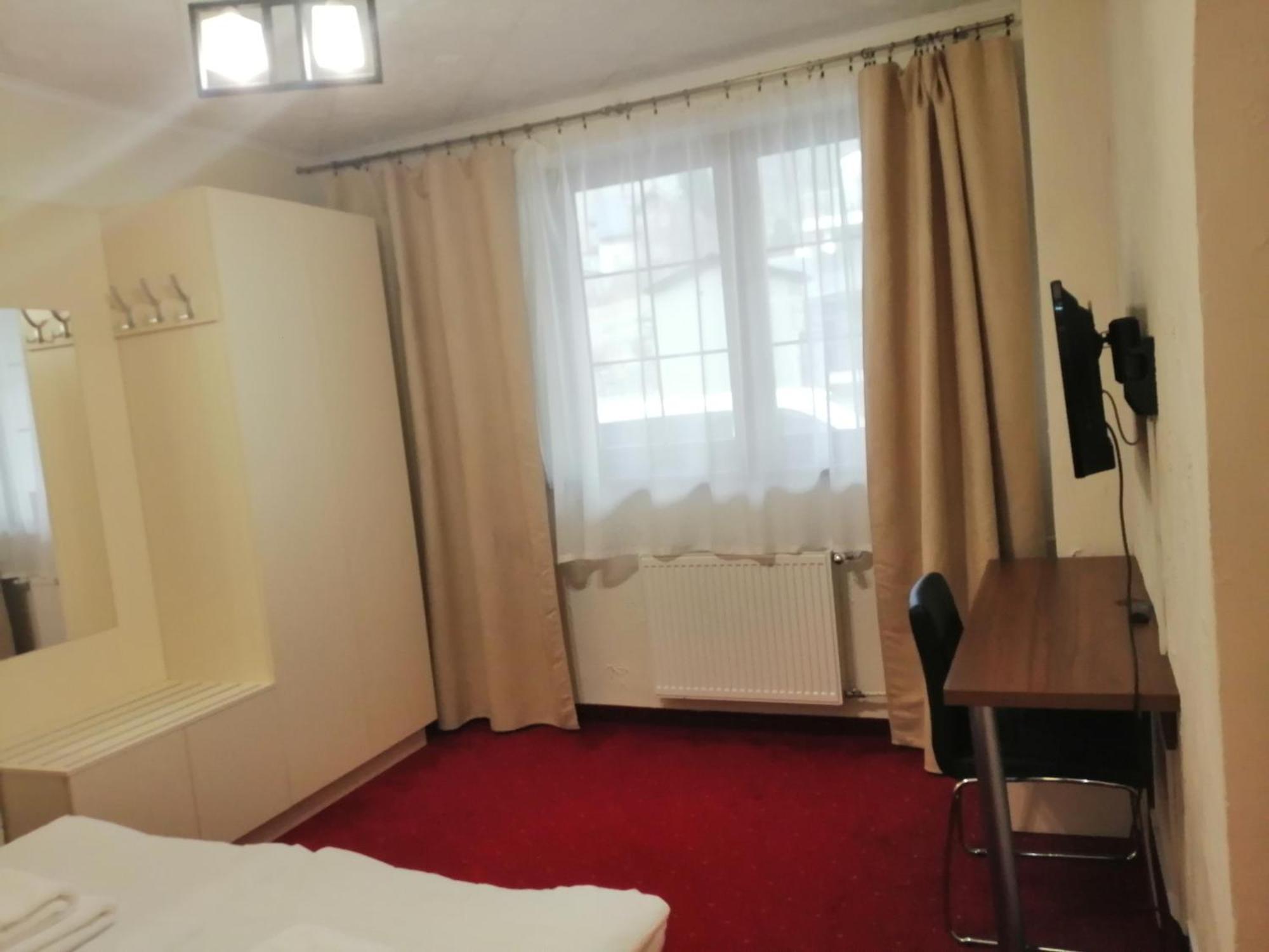 קרפאז' Hotel Kolorowa חדר תמונה